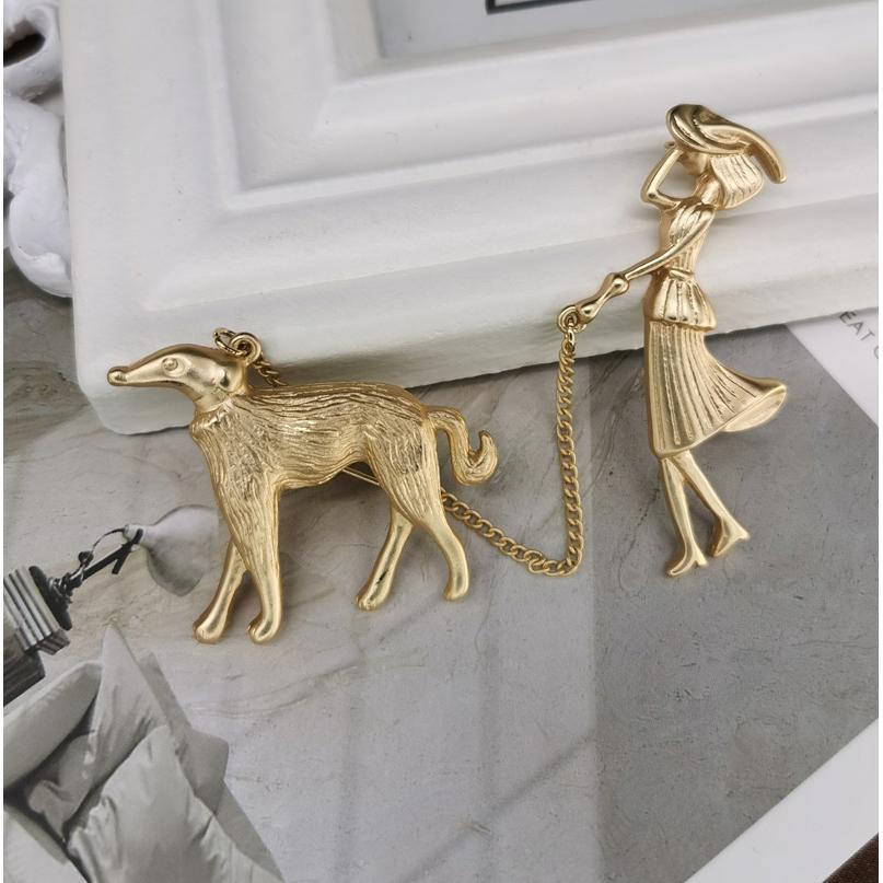 B977 Fashion Brooch